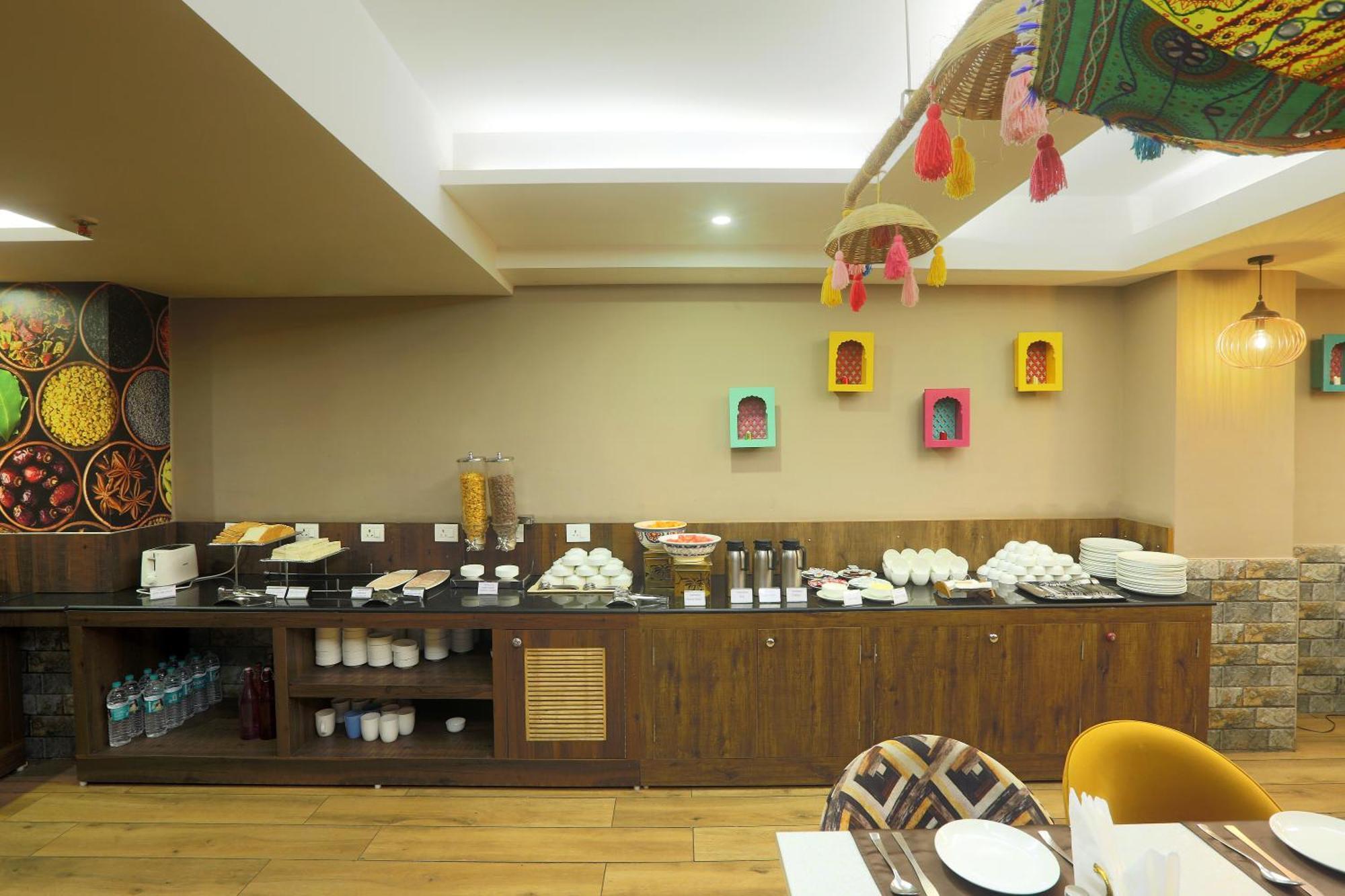 Hotel Silky Palace Near Igi Airportt 新德里 外观 照片