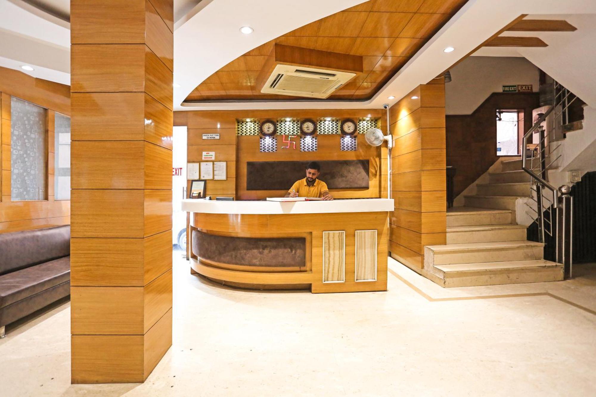 Hotel Silky Palace Near Igi Airportt 新德里 外观 照片
