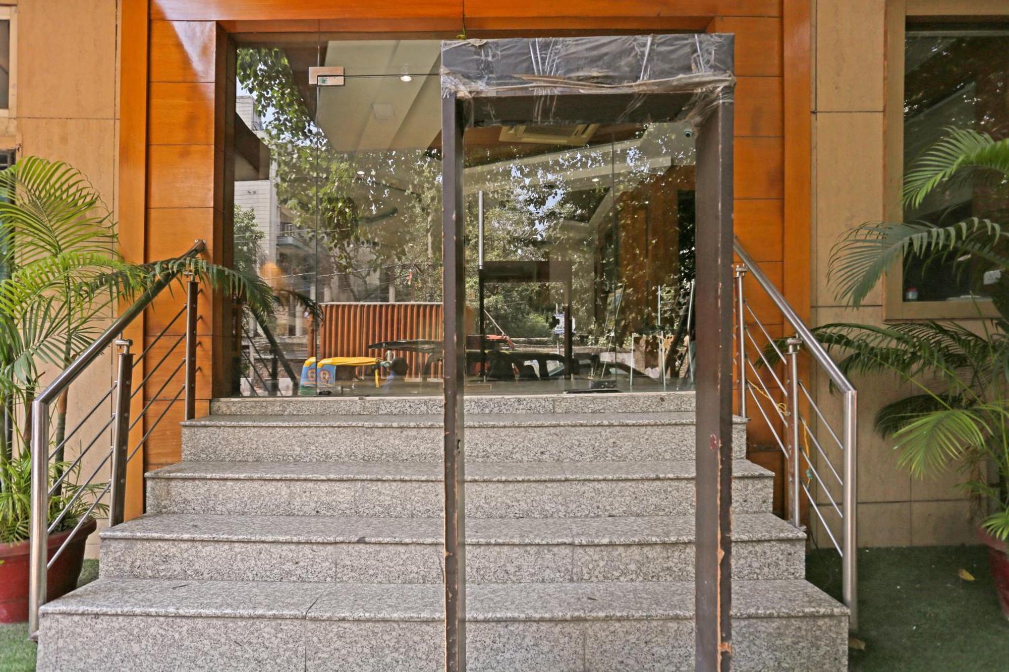 Hotel Silky Palace Near Igi Airportt 新德里 外观 照片
