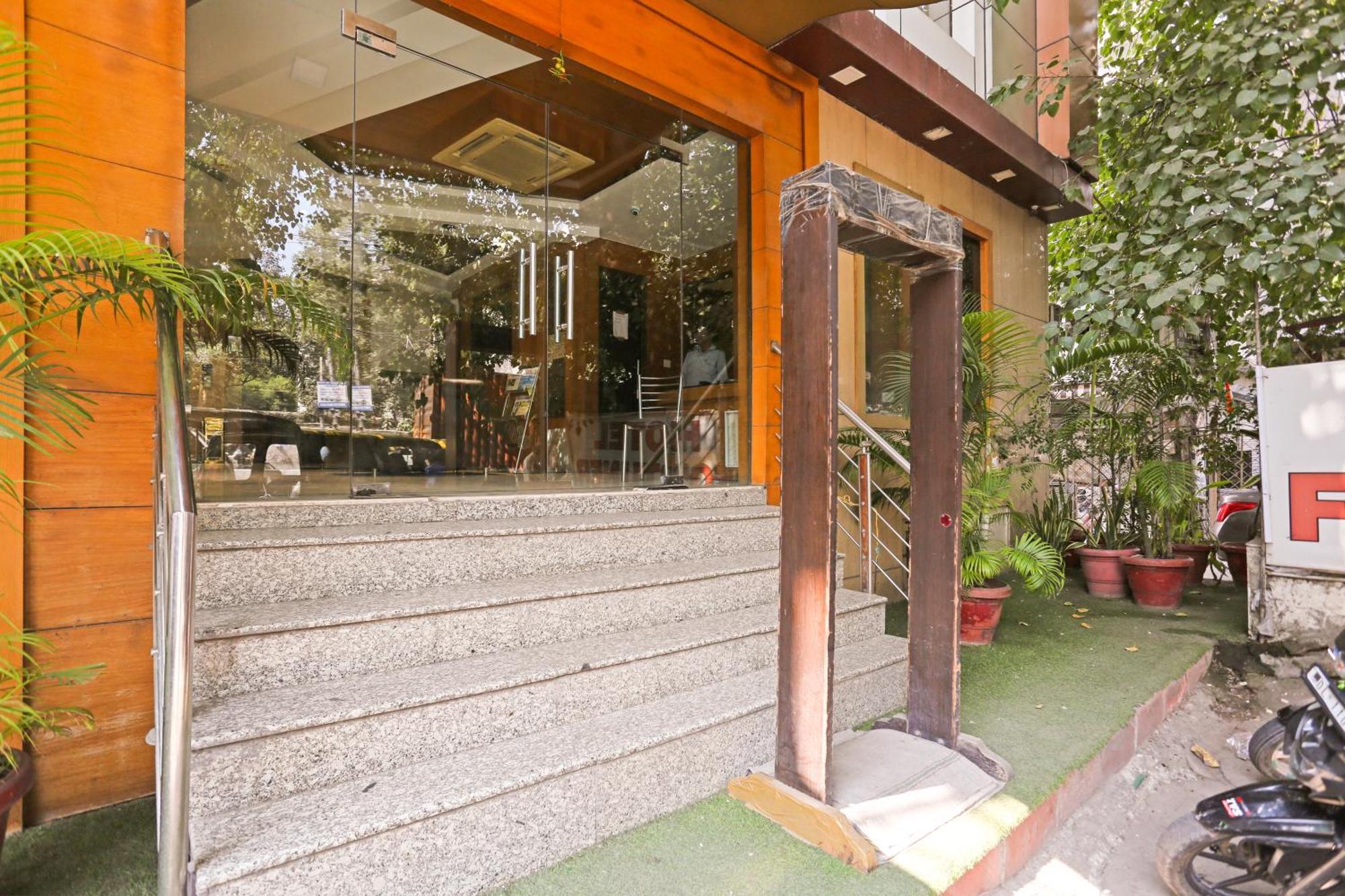 Hotel Silky Palace Near Igi Airportt 新德里 外观 照片