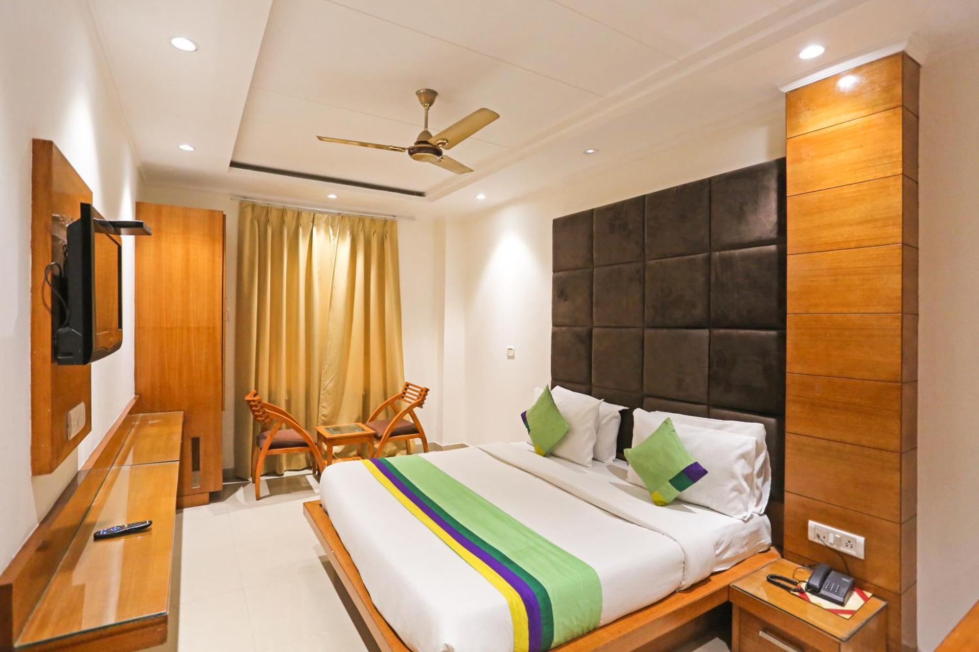 Hotel Silky Palace Near Igi Airportt 新德里 外观 照片