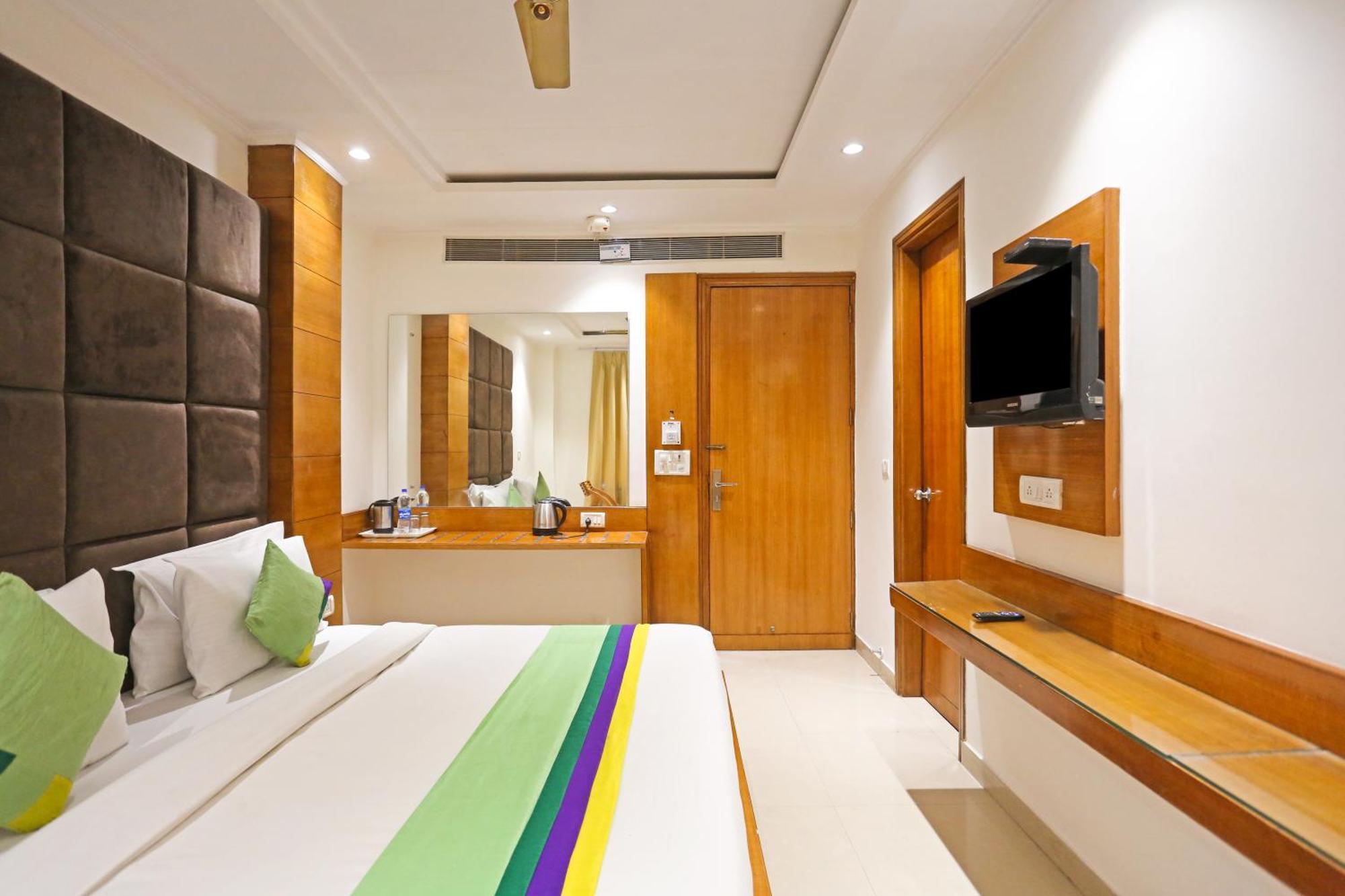 Hotel Silky Palace Near Igi Airportt 新德里 外观 照片