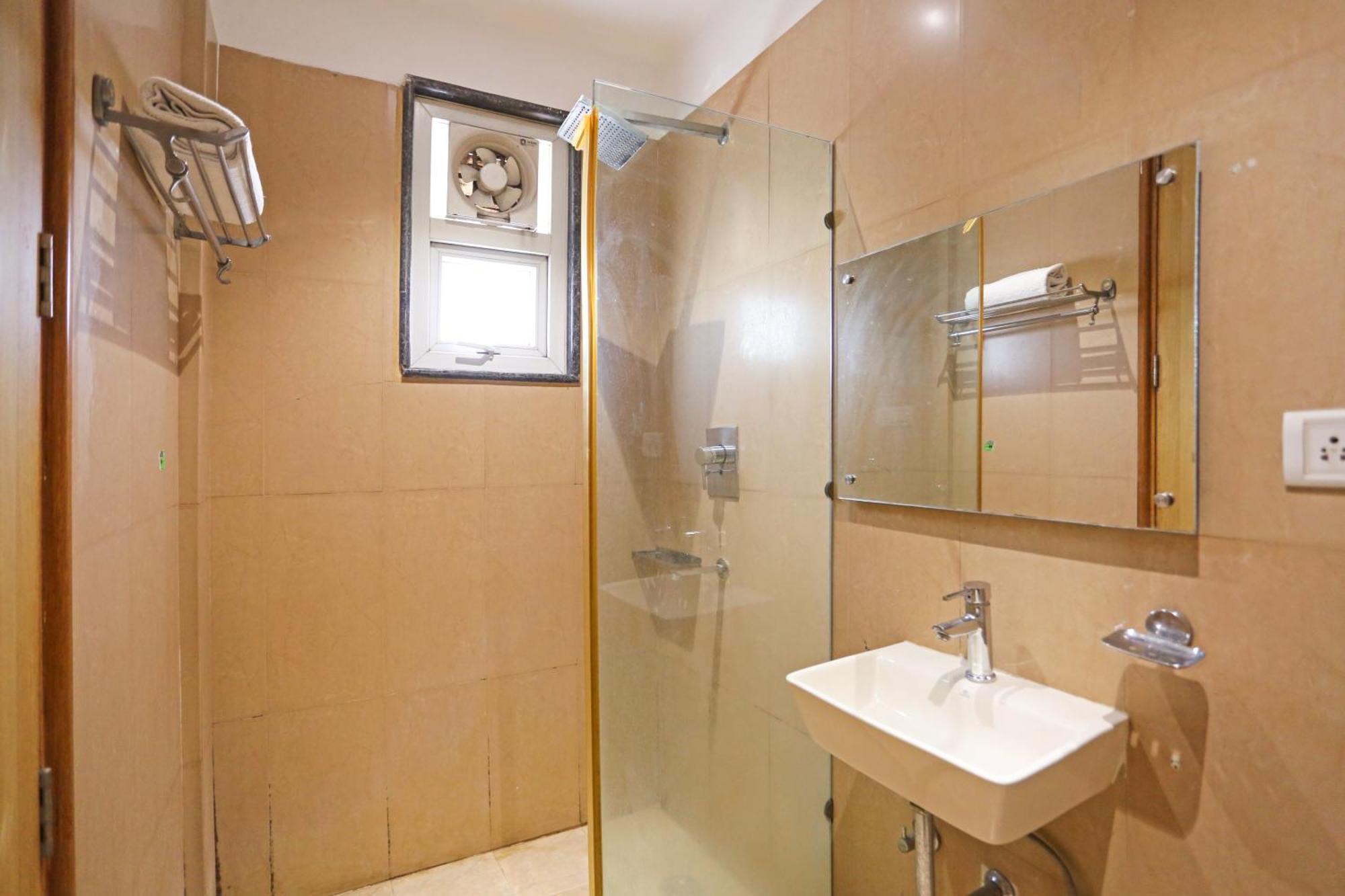 Hotel Silky Palace Near Igi Airportt 新德里 外观 照片