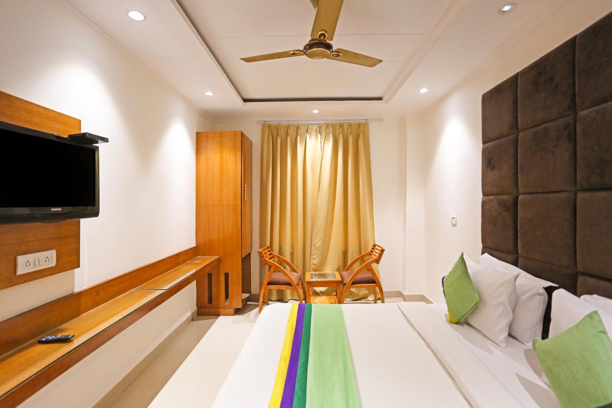 Hotel Silky Palace Near Igi Airportt 新德里 外观 照片