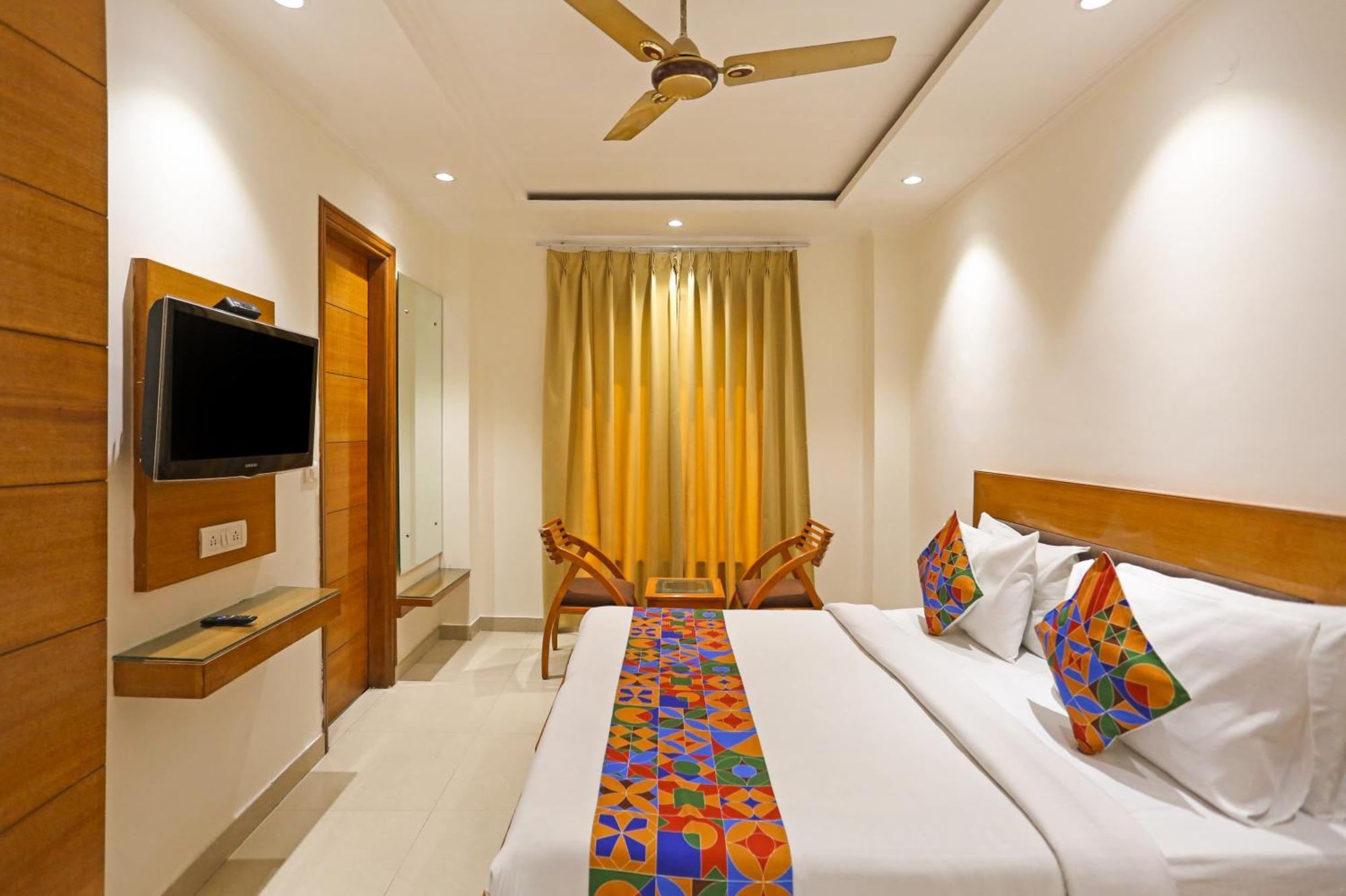 Hotel Silky Palace Near Igi Airportt 新德里 外观 照片