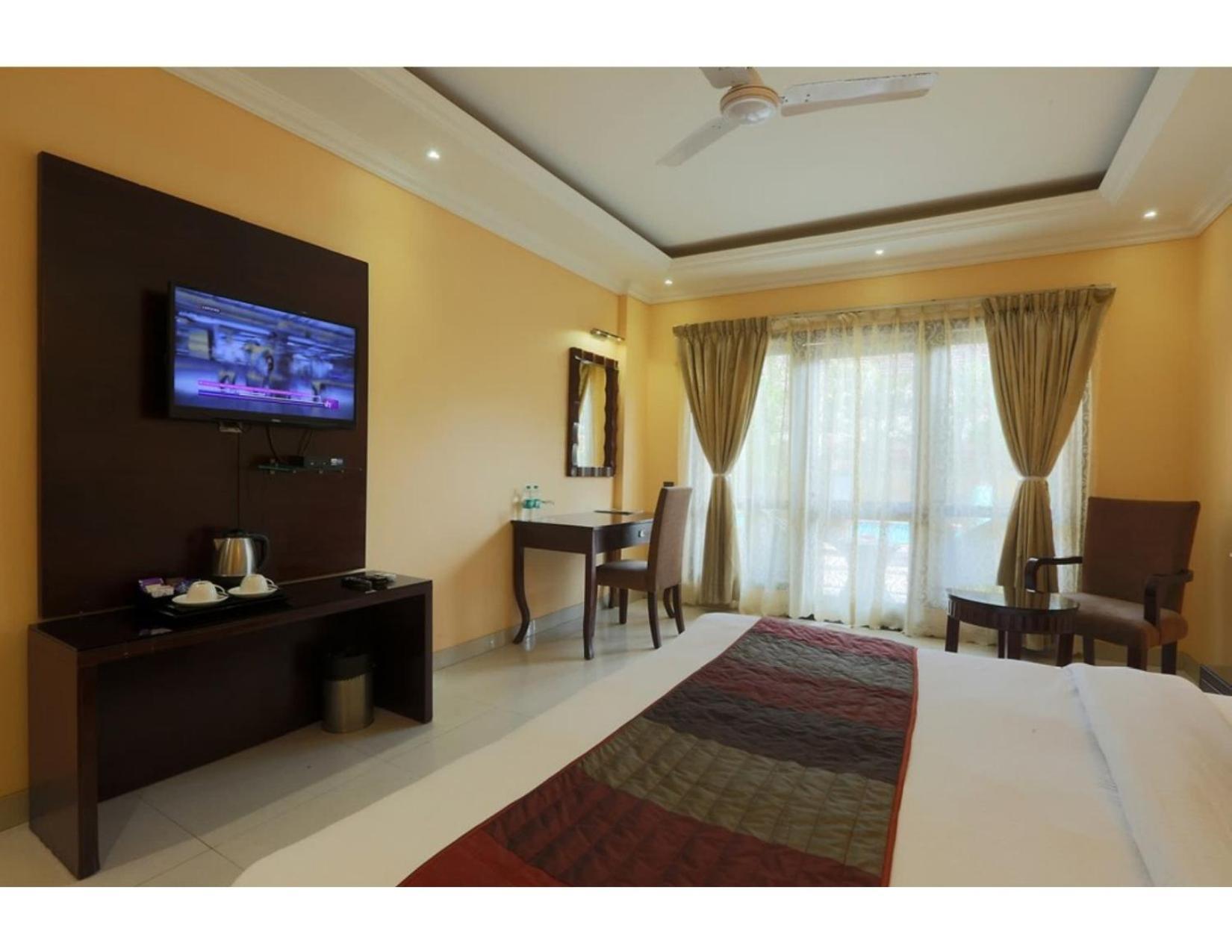 Hotel Silky Palace Near Igi Airportt 新德里 外观 照片