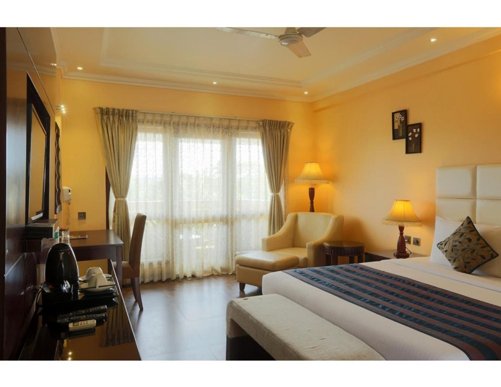 Hotel Silky Palace Near Igi Airportt 新德里 外观 照片